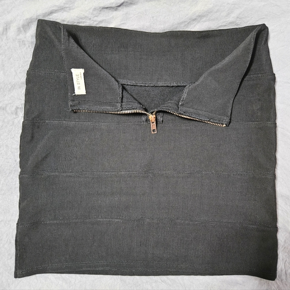 In Style Collection, black mini skirt, size Medium